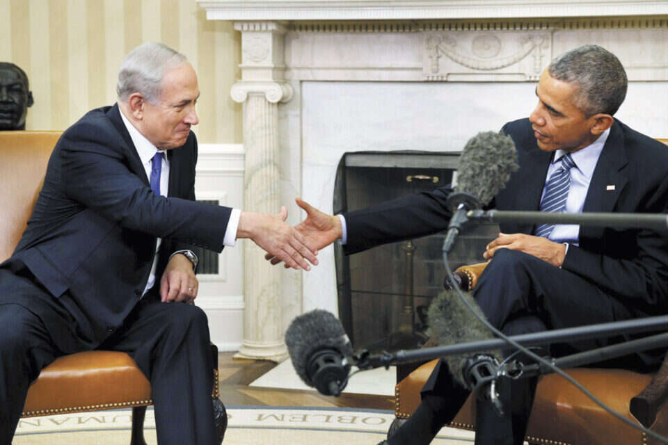החליטו להנמיך את הלהבות. נתניהו ואובאמה בחדר הסגלגל, השבוע // צילום: אי.אף.פי // החליטו להנמיך את הלהבות. נתניהו ואובאמה בחדר הסגלגל, השבוע  , 