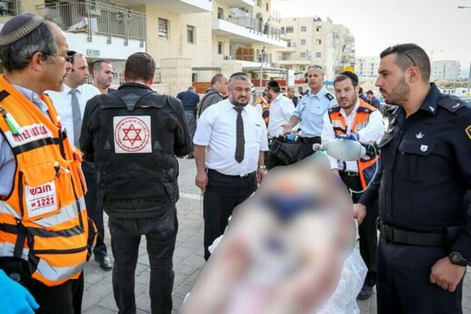 הפצוע \ צילום: פלאש 90 // הפצוע ,