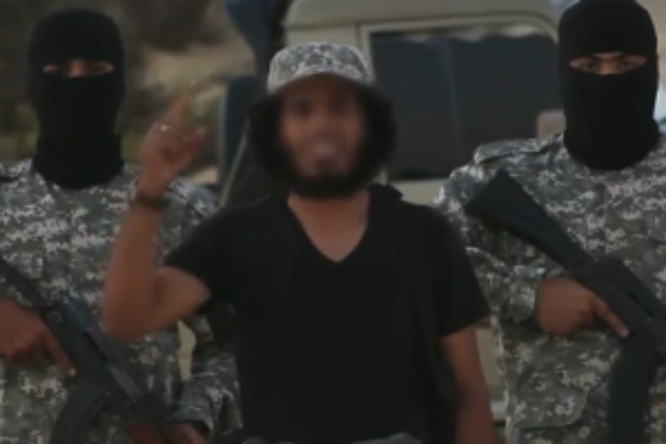 מאיים, אבל לא מזדהה. פעילי דאעש בסרטון החדש // מאיים, אבל לא מזדהה. פעילי דאעש בסרטון החדש ,