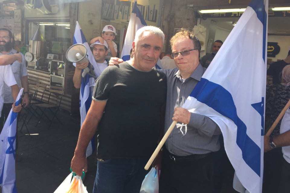 פגישה מרגשת בלב השוק // פגישה מרגשת בלב השוק ,
