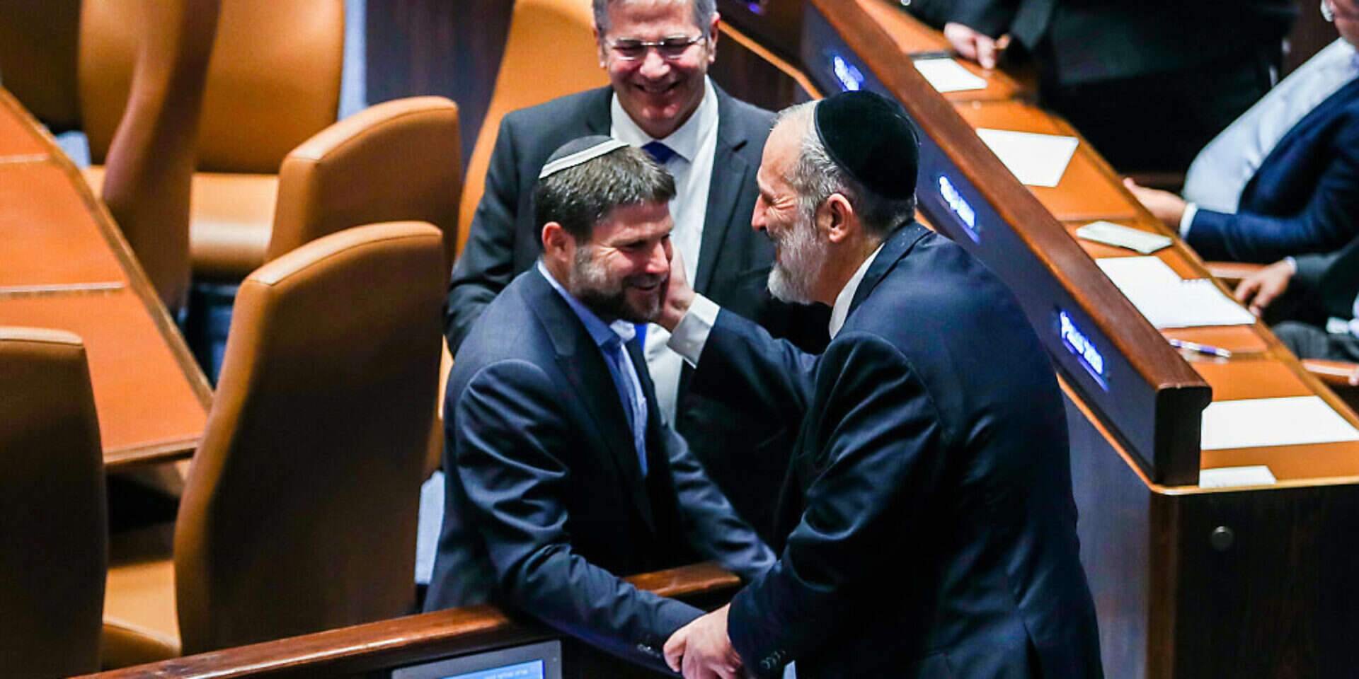בתום לילה לבן סוער: התיקונים לחוק יסוד הממשלה אושרו - דרעי ימונה לשר