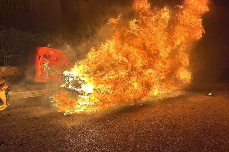 שריפה רכבים ברחוב עובדיה בחיפה