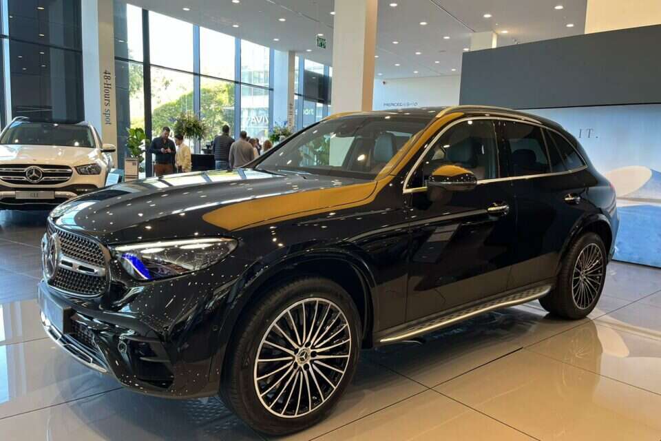 מרצדס GLC החדשה באולם התצוגה , ששי כהן