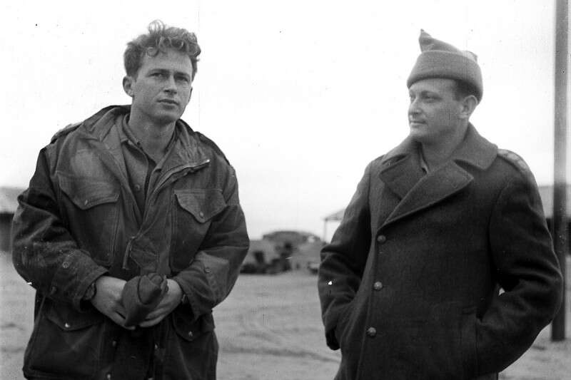 1949 - עם יגאל אלון (מימין) במבצע חורב במלחמת העצמאות צילום: שירות המפות והצילומים של צה"ל