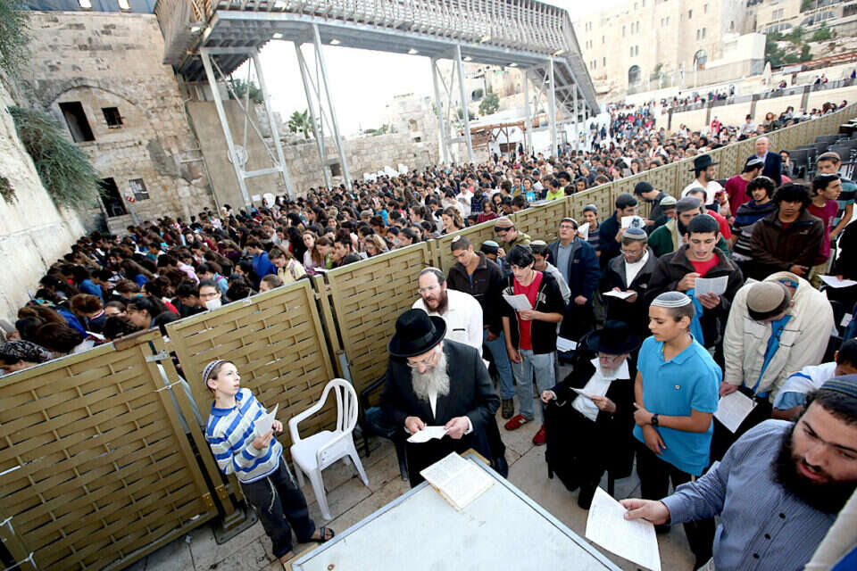 תפילה המונית בכותל, אתמול // צילום: אורן בן חקון // תפילה המונית בכותל, אתמול ,
