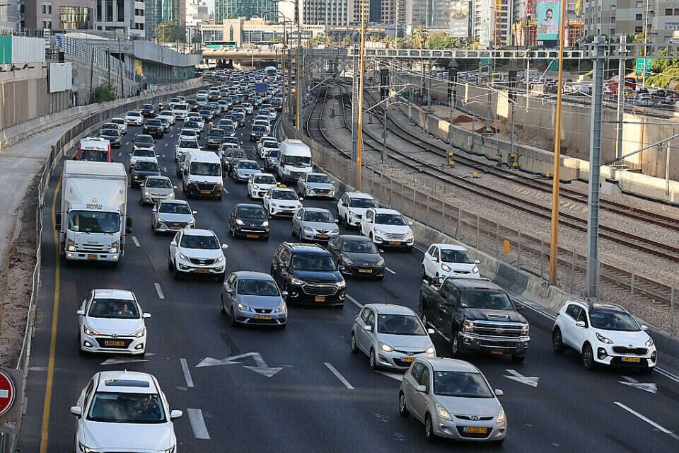 פקק בנתיבי איילון , קוקו