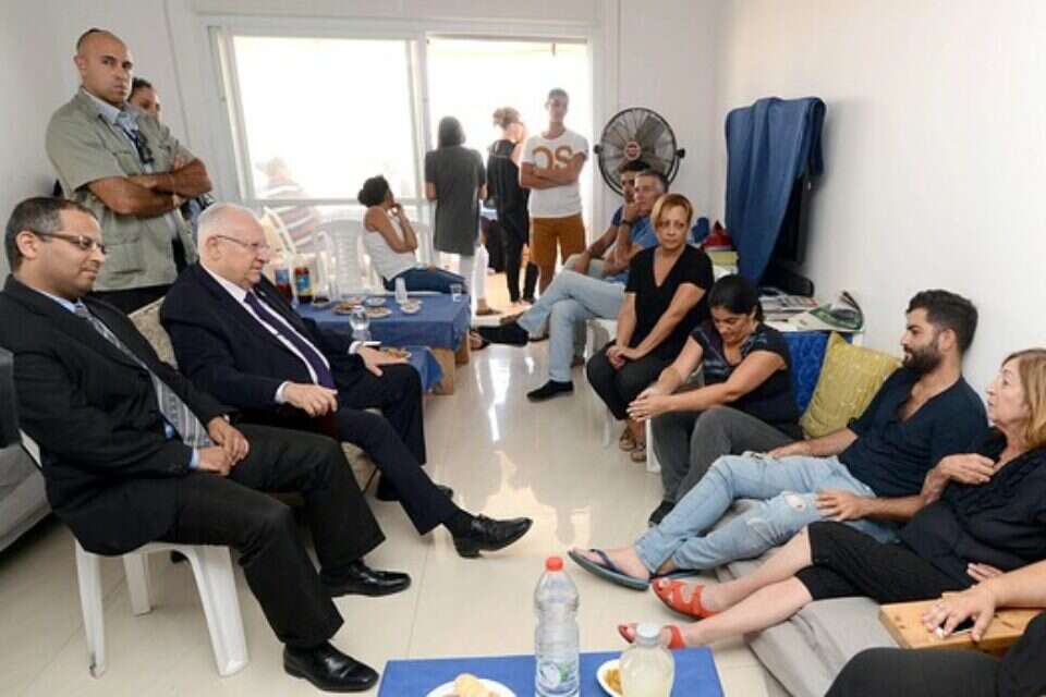 הנשיא בביקור התנחומים // צילום: מארק ניימן, לע"מ // הנשיא בביקור התנחומים , 