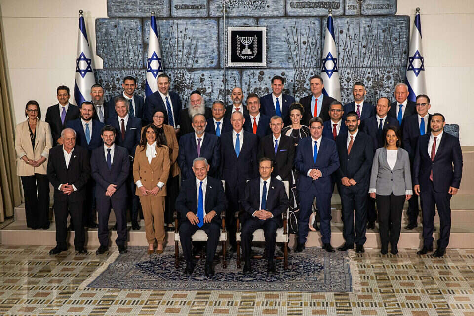 ממשלת ישראל ה-37 , אורן בן חקון