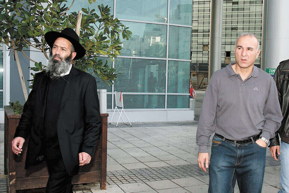 המועדון ה"מאמין" ביותר. אבי כהן (מימין) ואודי אשש, לשעבר שחקני בית"ר ירושלים // צילומים: גדעון מרקוביץ, עמי שומן // המועדון ה"מאמין" ביותר. אבי כהן (מימין) ואודי אשש, לשעבר שחקני בית"ר ירושלים ,