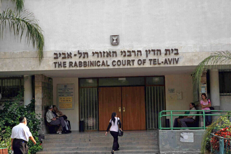 בית הדין הרבני בתל-אביב , והושע יוסף