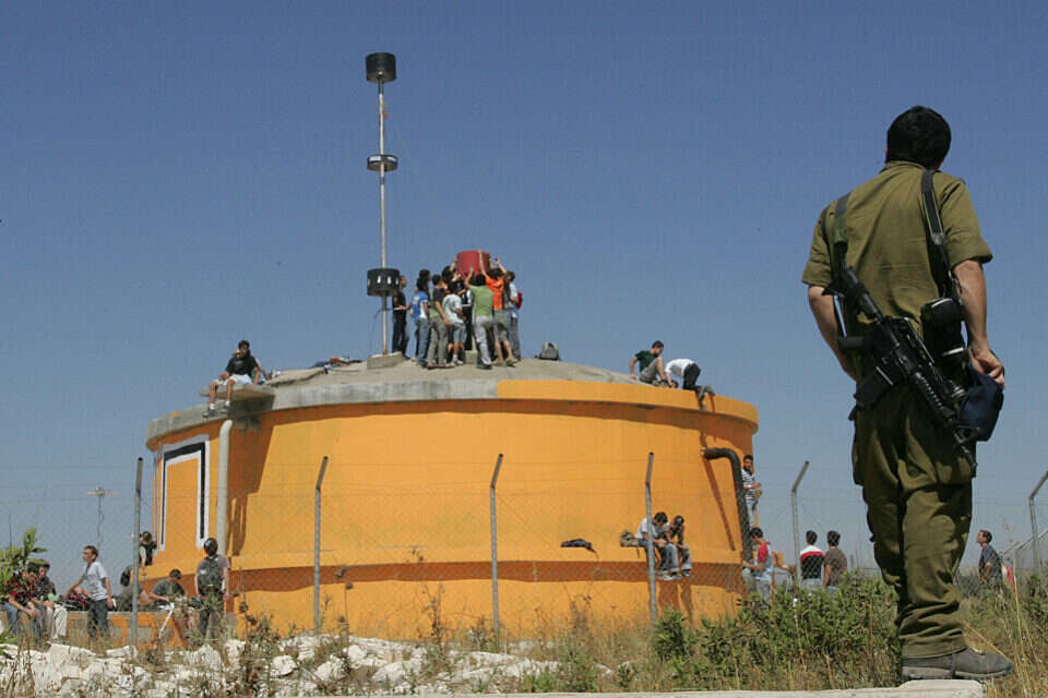 חומש. ארכיון , מרים צחי
