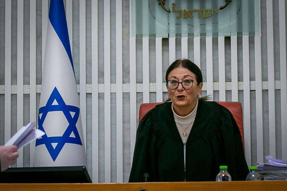 הנשיאה חיות צריכה לדאוג? לוין מתכנן מהפכה במערכת המשפט (ארכיון) , אורן בן חקון