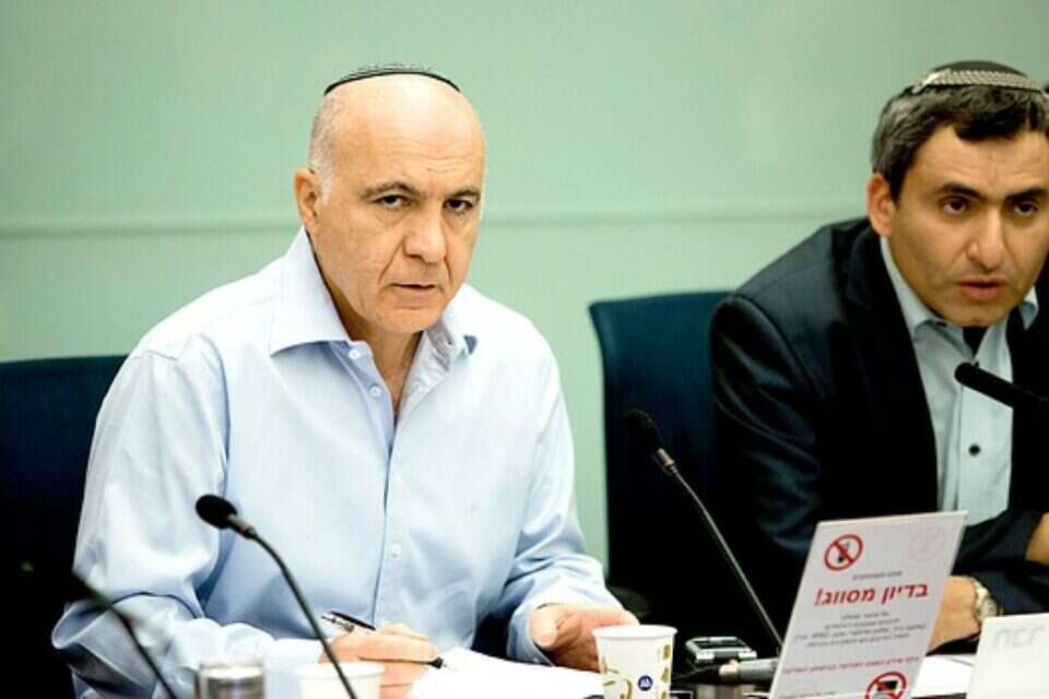 ראש השב"כ, יורם כהן (משמאל). בלי הנחות   , דודי ועקנין