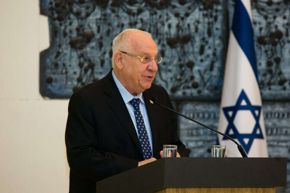 מגיב למסיתים // צילום: דודי ועקנין // מגיב למסיתים ,