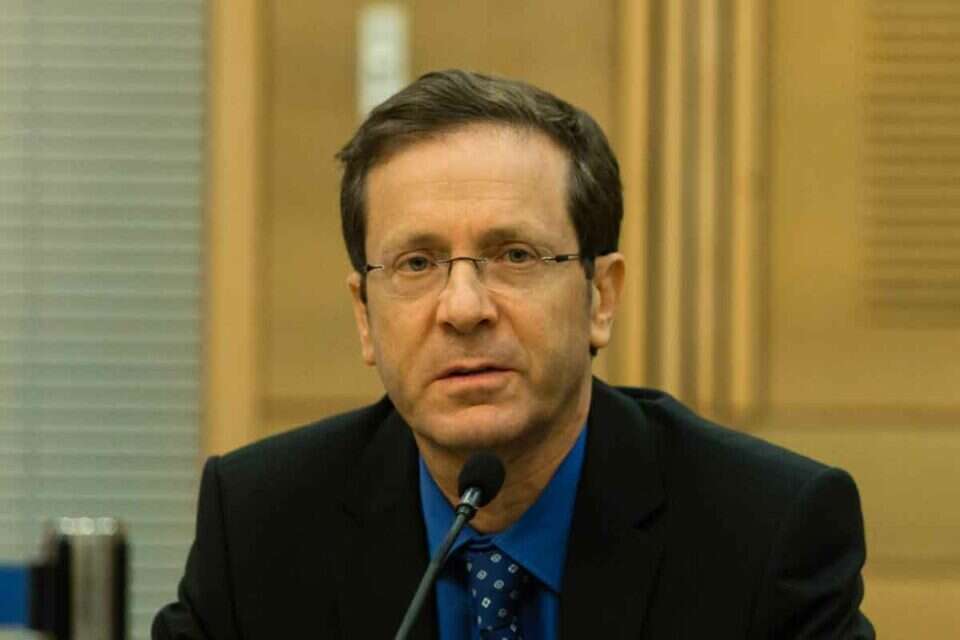הרצוג הבהיר: לא נכנסים // צילום: דודי ועקנין // הרצוג הבהיר: לא נכנסים ,