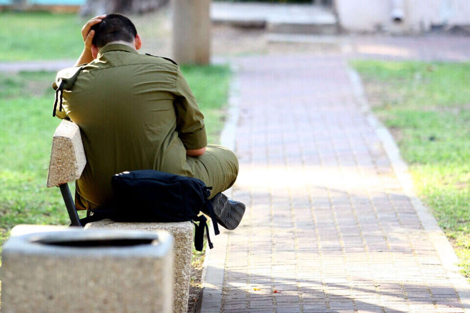 חיילים העידו כי קב"נים מעודדים אותם להמשיך בטיפול פסיכולוגי על חשבונם , עמי שומן