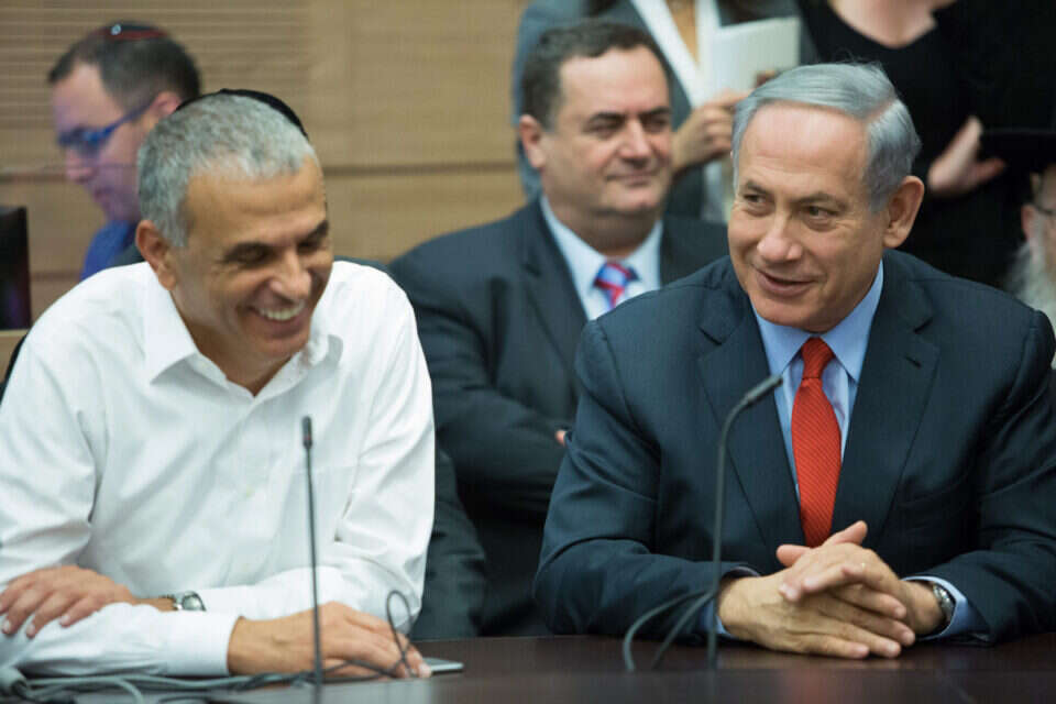 נתניהו וכחלון. מנסים להתגבר על הבור התקציבי // צילום: נעם ריבקין פנטון // נתניהו וכחלון. מנסים להתגבר על הבור התקציבי ,