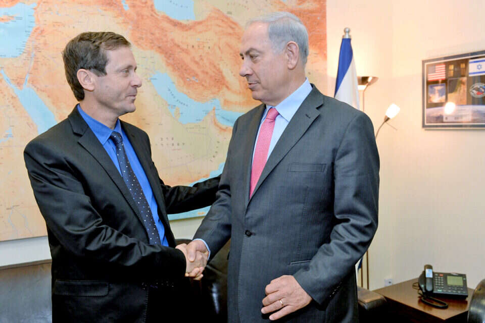 נתניהו והרצוג, האם ראש המחנה הציוני יצטרף לממשלה? // צילום: קובי גדעון, לע"מ // נתניהו והרצוג, האם ראש המחנה הציוני יצטרף לממשלה? ,
