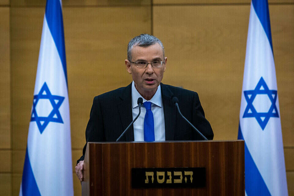 השר יריב לוין במסיבת העיתונאים שהחלה את הכל , אורן בן חקון