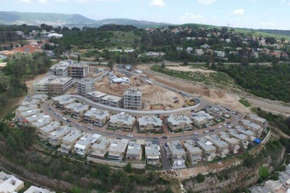 כפר הגימלאים גולדן וילג' ,