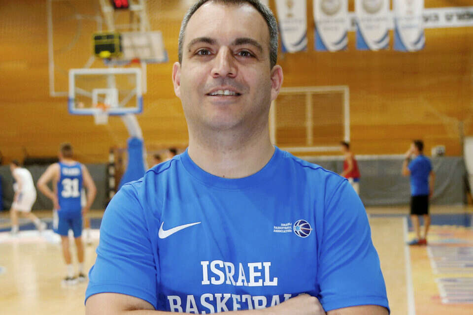 אלעד חסין. מברוק , אלן שיבר