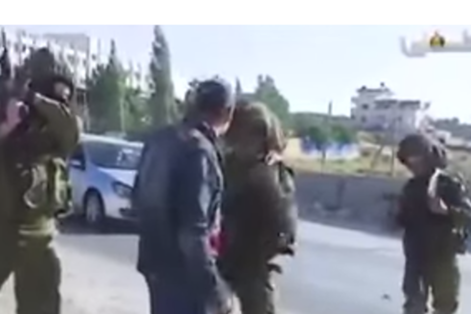 הפעילו אלימות // צילום מסך מתוך הסרטון // החיילים פעלו באלימות , 