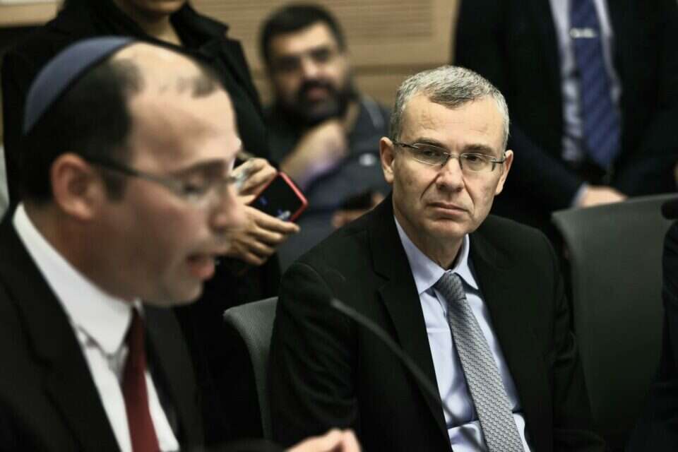 שר המשפטים לוין לצד שמחה רוטמן