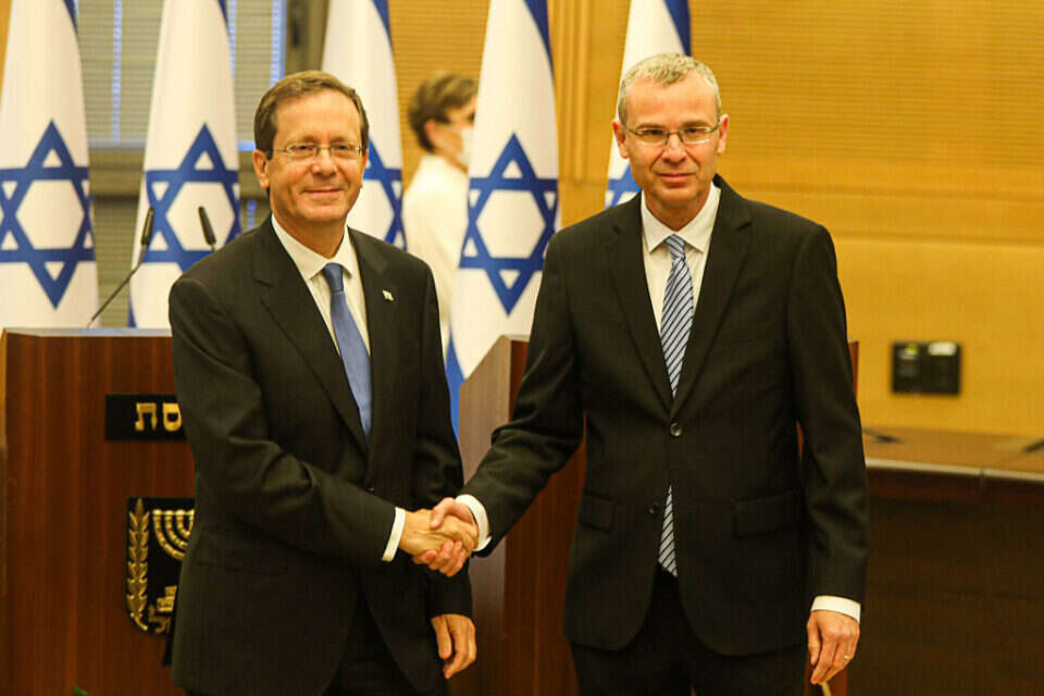 הנשיא הרצוג והשר לוין (ארכיון)