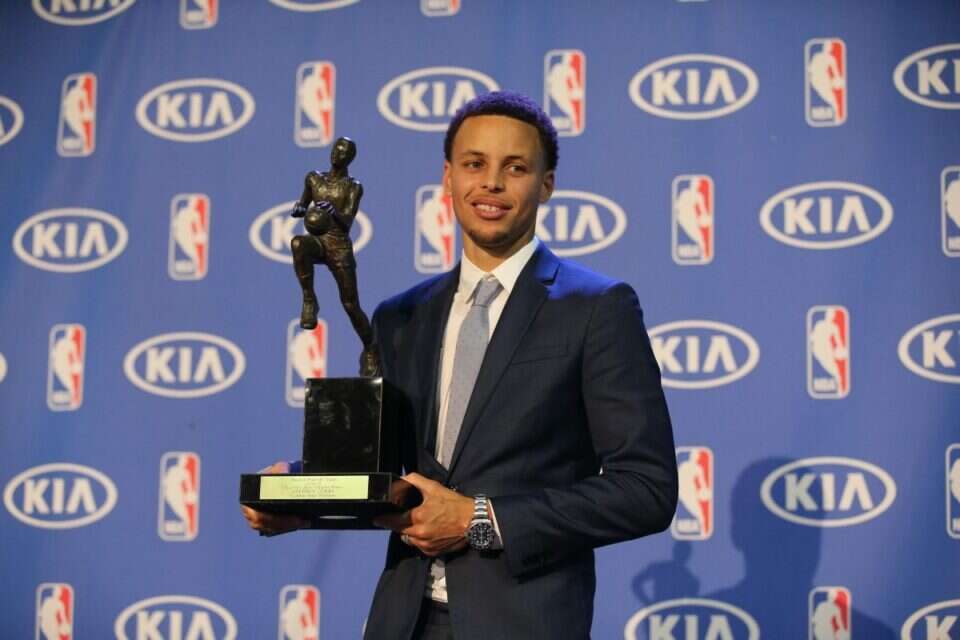סטף קרי זוכה בתואר ה-MVP. אף אחד בנייק לא ציפה שיהיה כזה ,  USA TODAY SPORT 