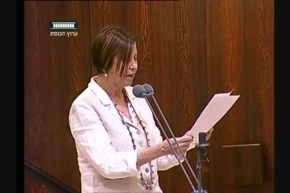 יו"ר מרצ זהבה גלאון מקריאה מעדויות החיילים // יו"ר מרצ זהבה גלאון מקריאה מעדויות החיילים ,