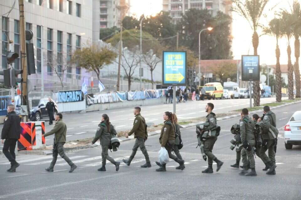 שוטרי משמר הגבול , ללא