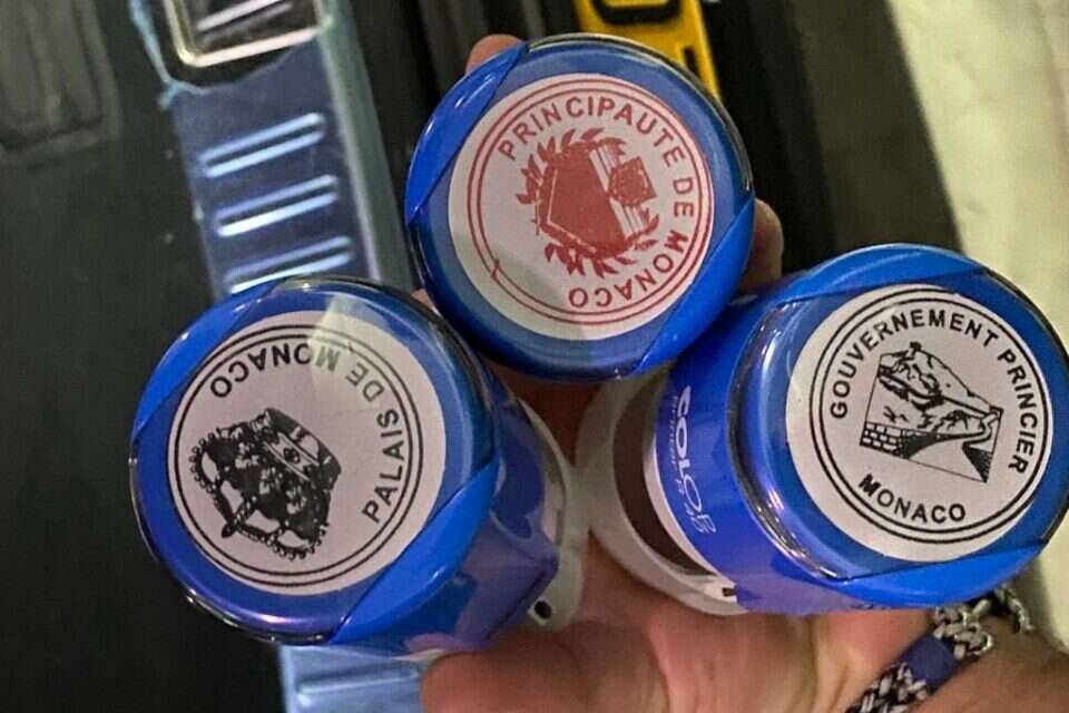חותמות של נסיכות באירופה אשר נועדו עפ"י החשד למימוש מעשי ההתחזות , דוברות המשטרה