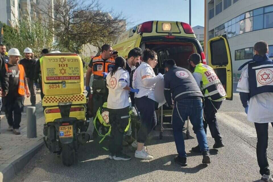 כוחות מד"א בזירת אירוע הירי בשכונת המשתלה , דוברות מד"א