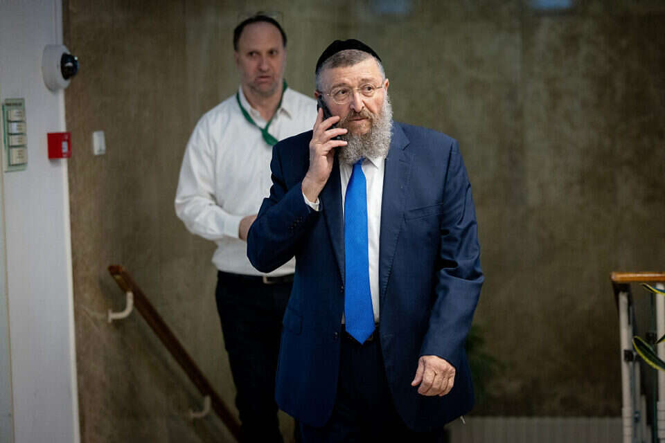 השר יואב בן צור (ארכיון) , יהושע יוסף