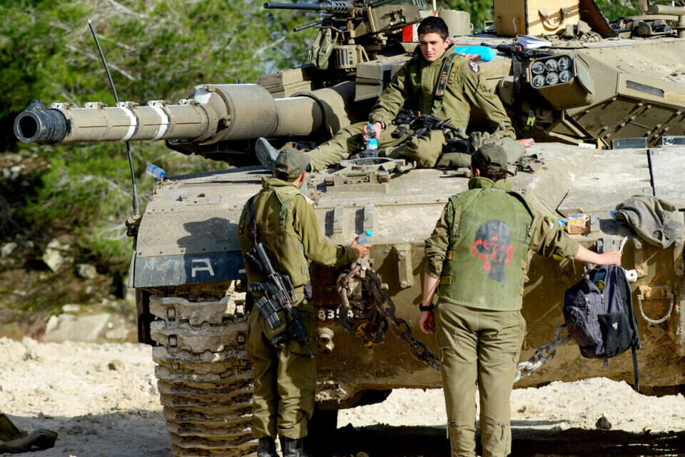 שריון מפני האיומים. כוחות צה"ל בגבול // צילום: אייל מרגולין / ג'יני // שריון מפני האיומים. כוחות צה"ל בגבול ,