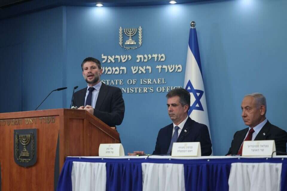 שר האוצר סמוטריץ' במסיבת עיתונאים