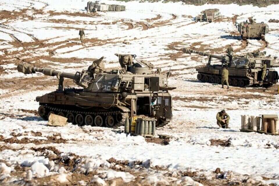 התותחנים בכוננות // צילום: סוכנות ג'יני // התותחנים בכוננות ,