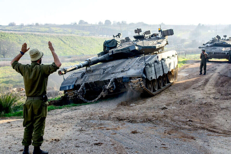 טנקים מוצבים בגבול הצפון, אתמול // צילום: אייל מרגולין, ג'יני // טנקים מוצבים בגבול הצפון, אתמול ,