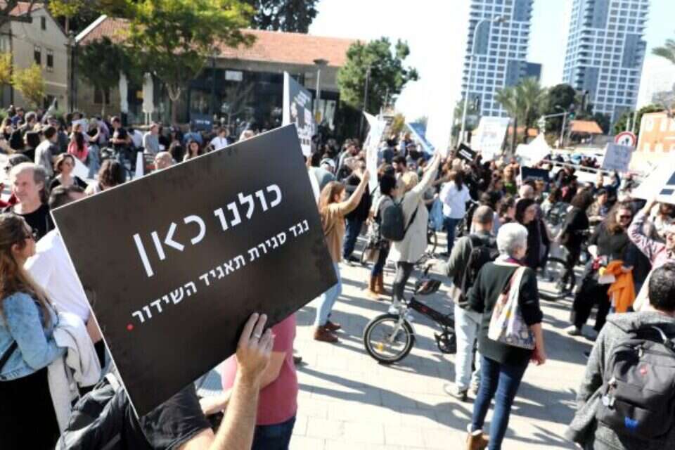 הפגנה נגד פגיעה בתאגיד השידור , גדעון מרקוביץ'