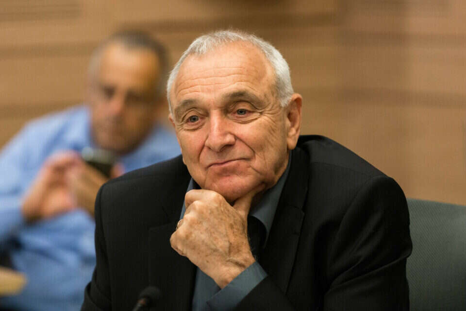 אהרונוביץ'. שש שנים כשר לביטחון הפנים // צילום: דודי ועקנין // אהרונוביץ'. שש שנים כשר לביטחון הפנים ,