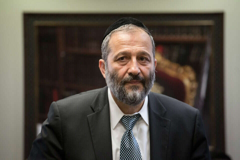 מושא החקיקה. אריה דרעי ,