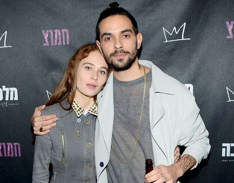 ג'ייסון דנינו־הולט העלה השבוע את ההצגה החדשה שכתב וביים,