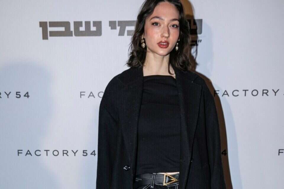 הדוגמנית ליה שון , לנס הפקות