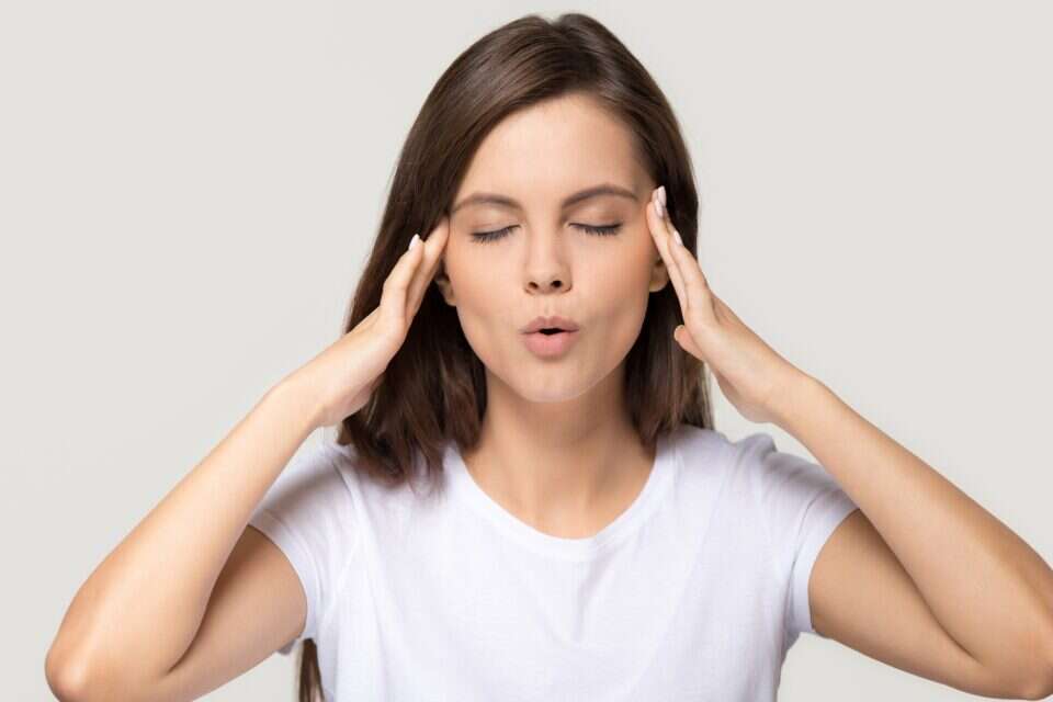 צעירה בלחץ , Getty Images