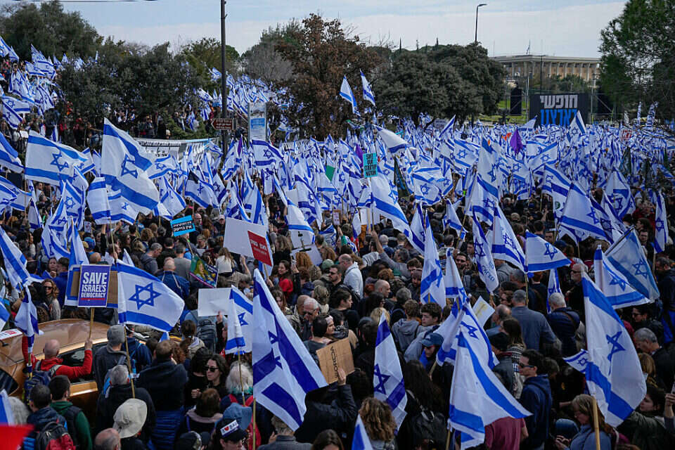 רבבות מול הכנסת , אי.פי
