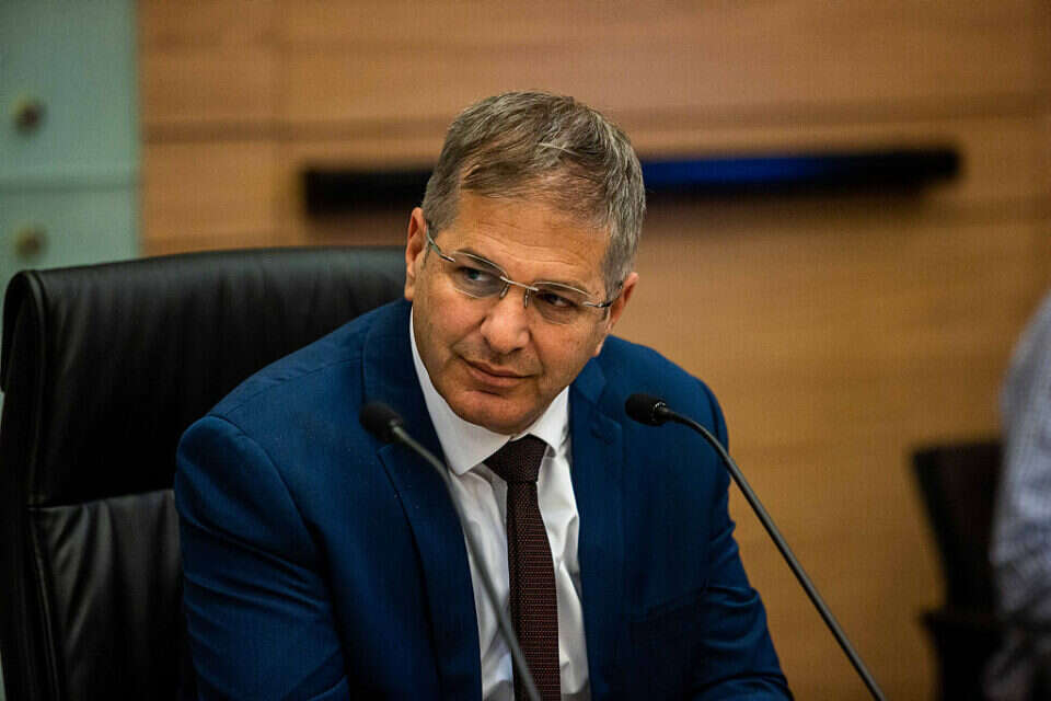 הופעל עליו לחץ לחזור בו מהמסמך. שר החינוך יואב קיש , אורן בן חקון