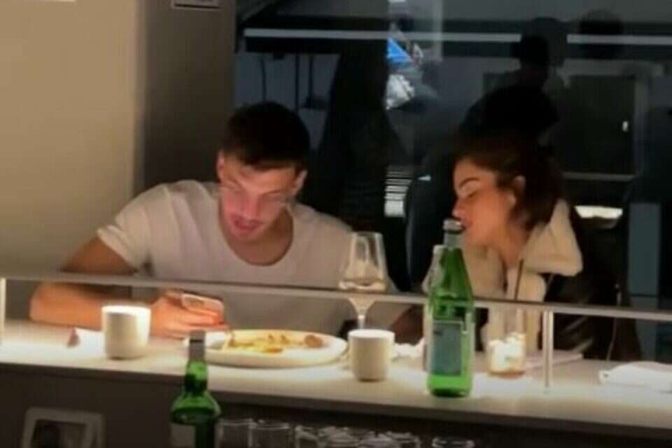 נועה קירל ותומר הכהן סועדים את ליבם , ללא קרדיט