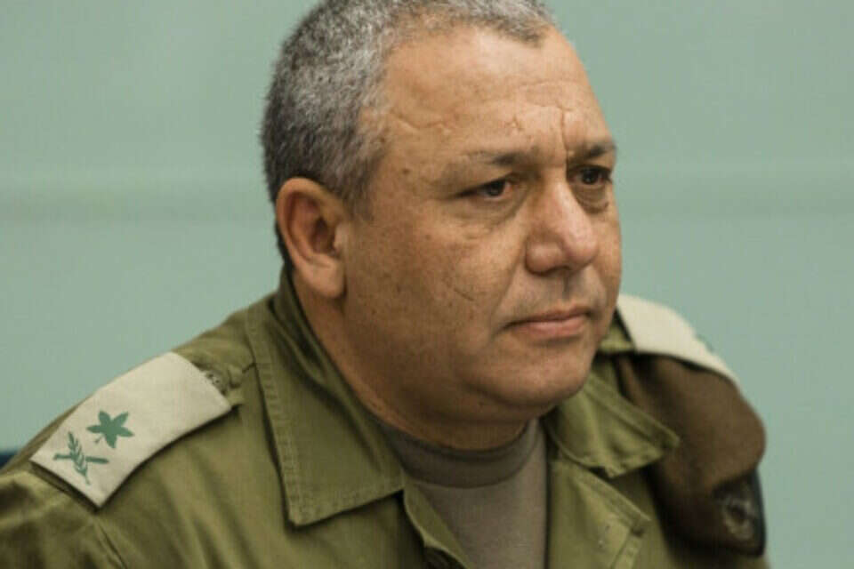 גדי אייזנקוט (ארכיון) , דודי ועקני