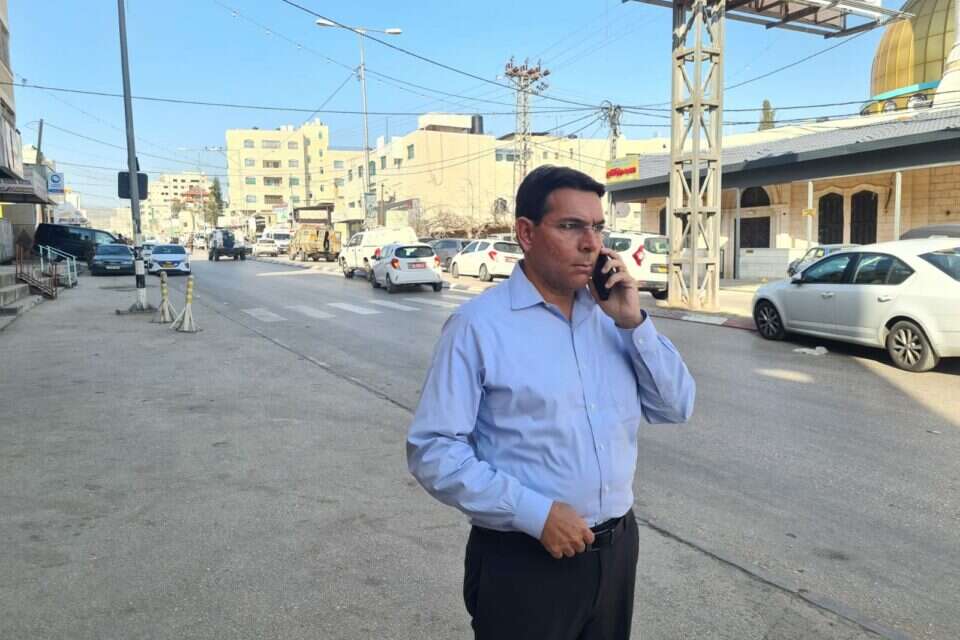 ח"כ דני דנון בזירת הפיגוע
, השימוש נעשה בהתאם לסעיף 27א' לחוק זכויות יוצרים