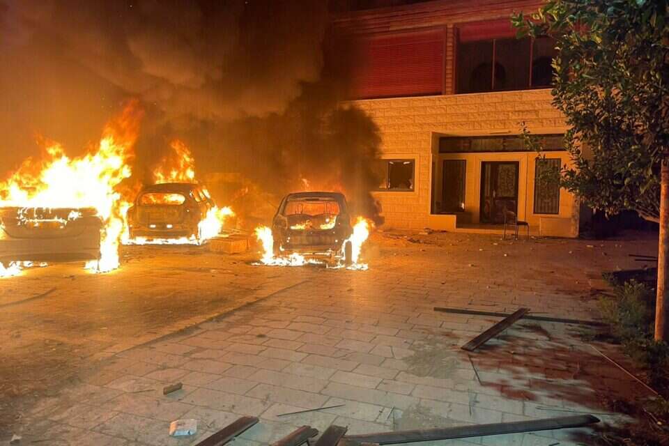 מכוניות עולות באש בחווארה , שימוש לפי סעיף 27א' לחוק זכויות יוצרים